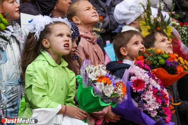 Первое сентября дети фото In Yekaterinburg since May 1 the system of signing up in schools and camp will c