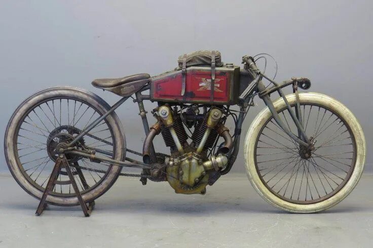 Первый мотоцикл в мире фото Excelsior Motorcyklar
