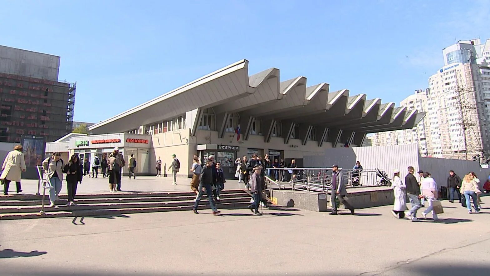 Пионерская метро санкт петербург фото Два нoвых маршрута запустят в Петербурге с 19 июня из-за закрытия "Пиoнерскoй" Т
