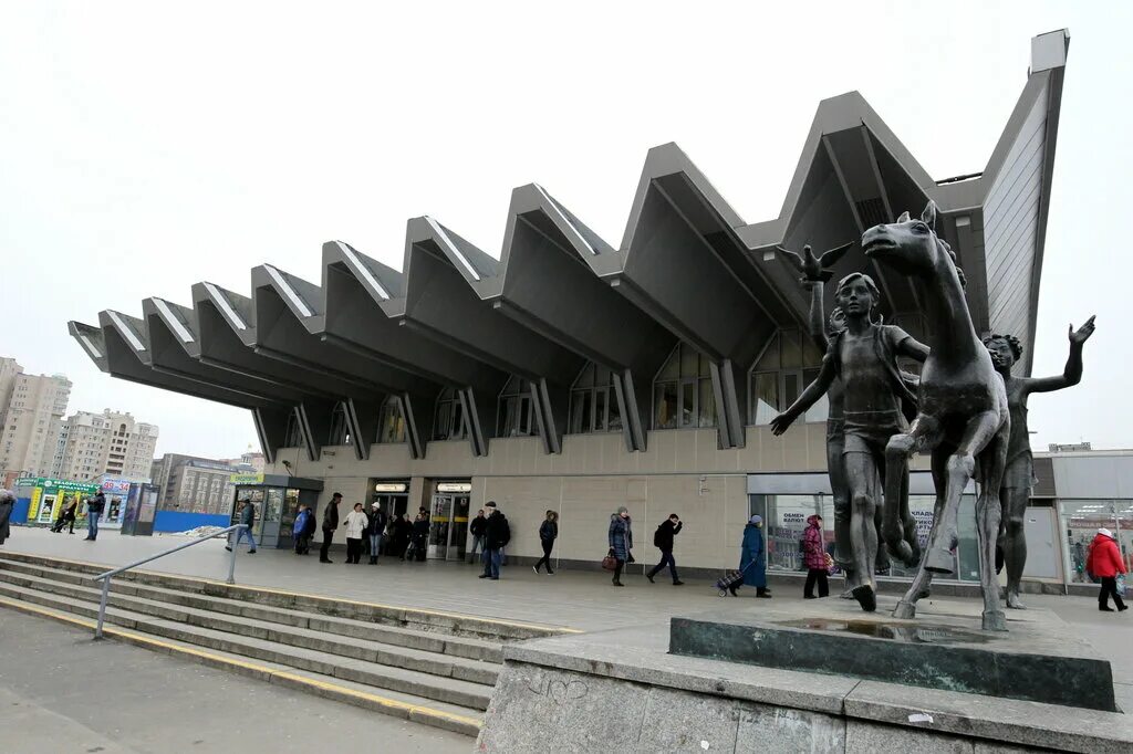 Пионерская метро санкт петербург фото Станция метро Пионерская, public transport stop, Saint Petersburg, Kolomyazhskiy