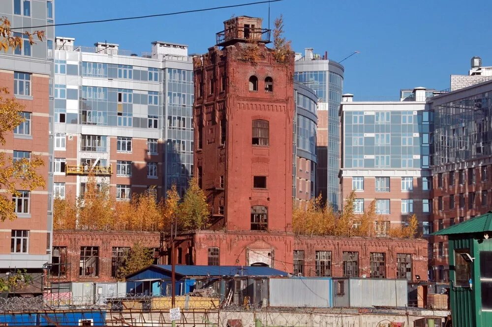 Пионерская ул 50 фото Головной с молотка, фармзавод на Блюхера и последний день зимы: Петербург 13 мар