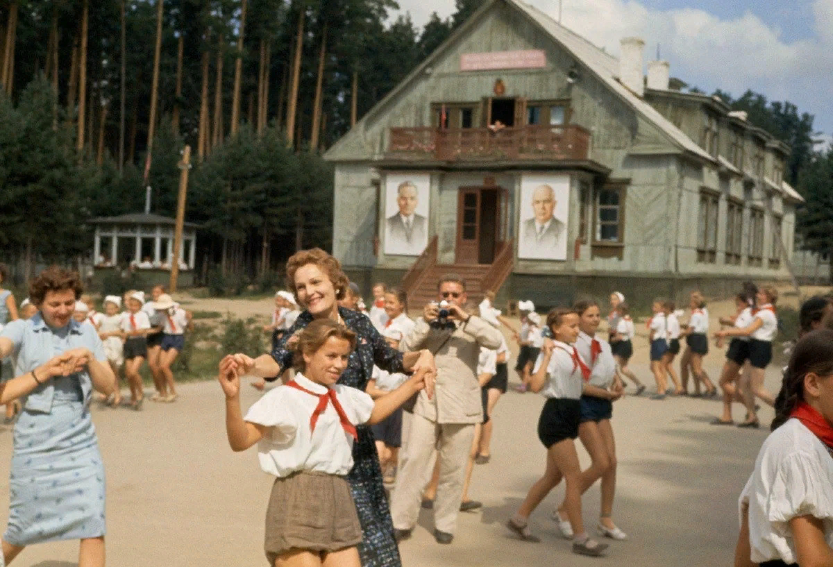 Пионерский лагерь сказка фото Пионерлагерь 1950-х: Все дело было в спонсорах, которые тогда назывались шефами 