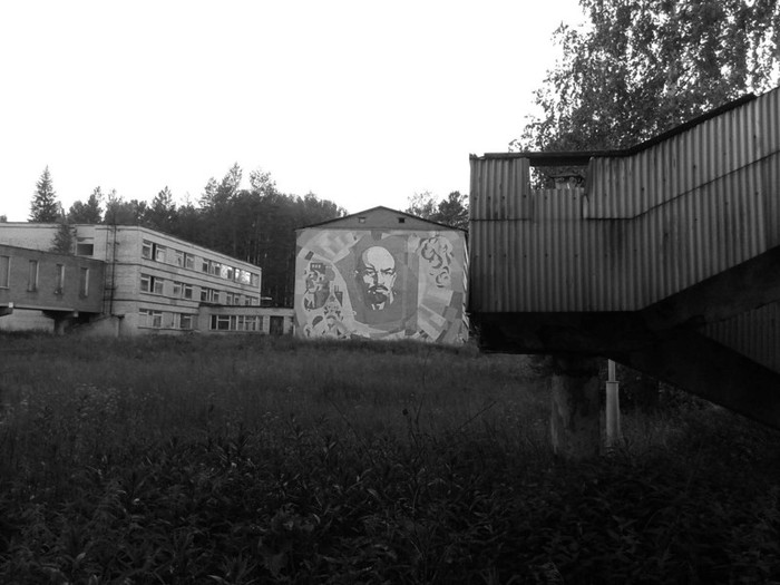 Пионерский лагерь сказка старые фото Заброшенные детские-пионерские лагеря СССР. Фото. Пикабу House styles, Cabin