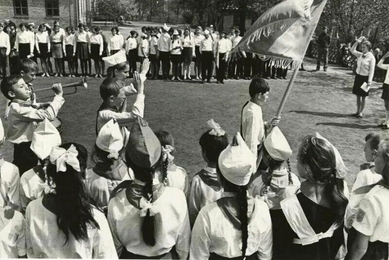 Пионеры старые фото Развлечения на школьных линейках Записки трудного ребёнка Дзен