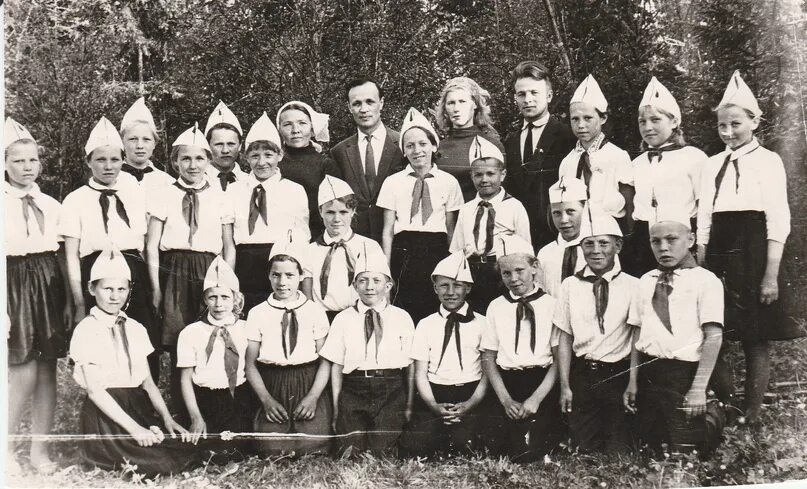Пионеры старые фото Фото 1967 г. Вожега. Встреча пионеров с писателем Ю. Пиляром. 2023 Вожега родная