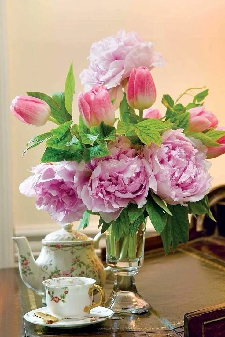 Пионы фото красивые картинки с добрым утром Timeless Beauty Flower arrangements, Floral, Floral arrangements