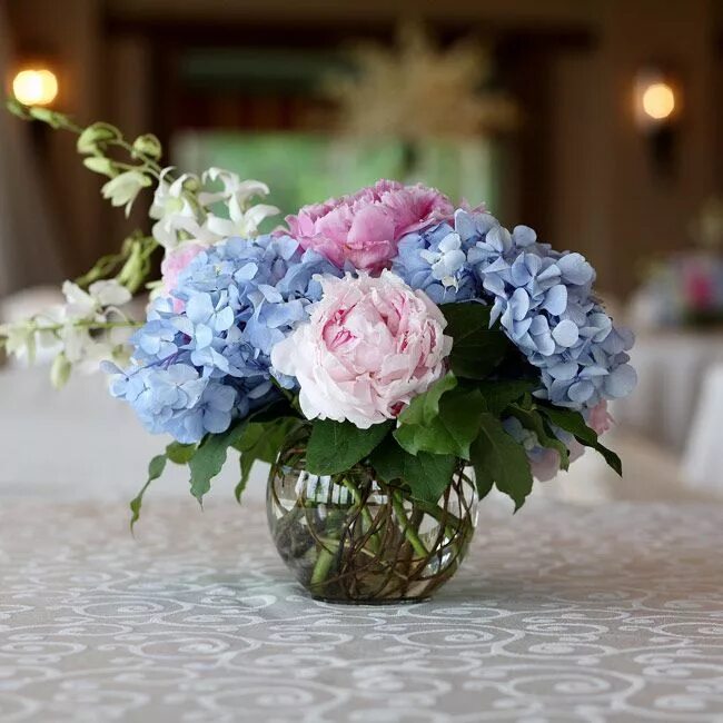 Пионы и гортензии фото The Centerpieces Pink flower centerpieces, Hydrangea centerpiece wedding, Pink c