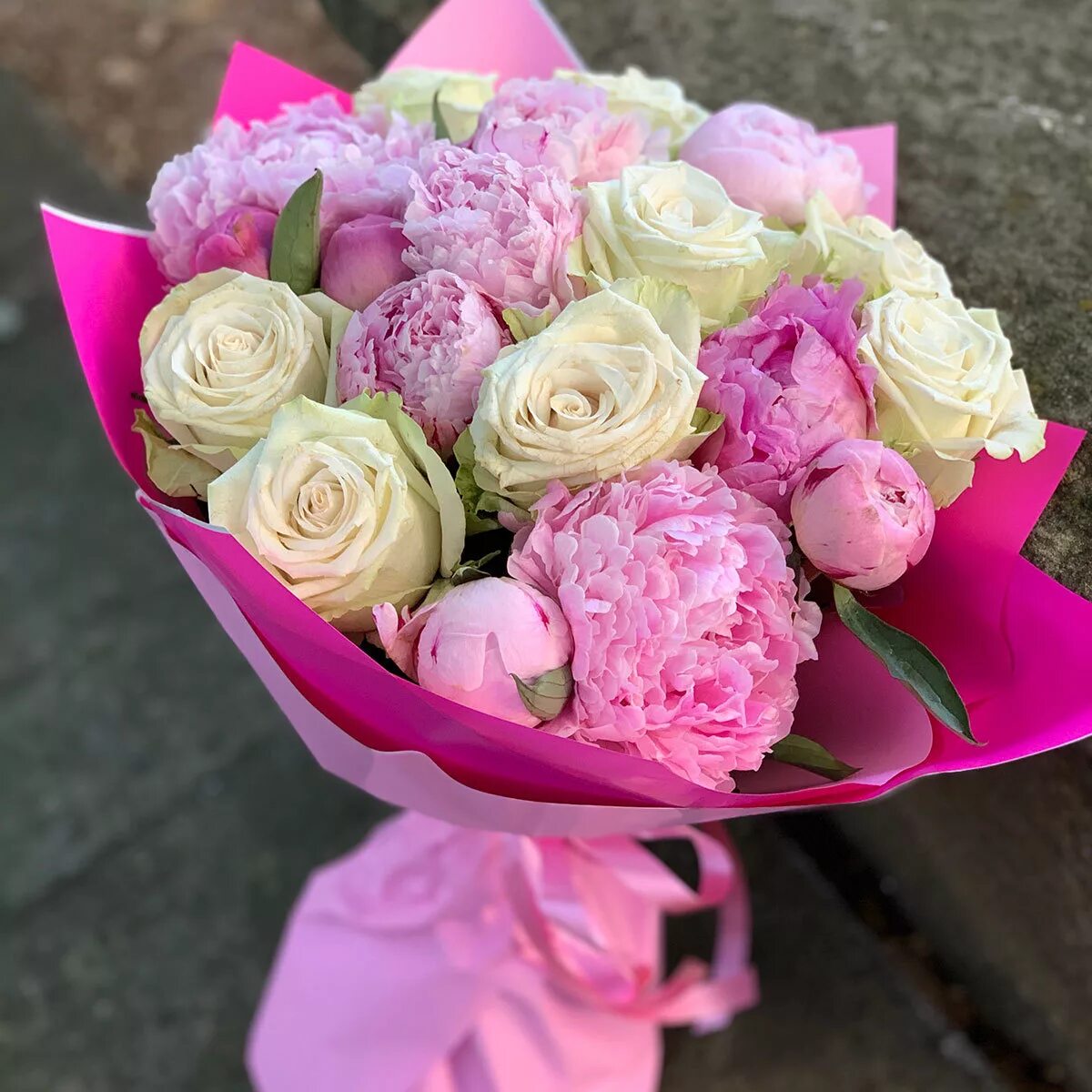 Пионы розы фото букет Artflower.kz Букет из розовых пионов и белых роз - Купить с доставкой в Алматы п