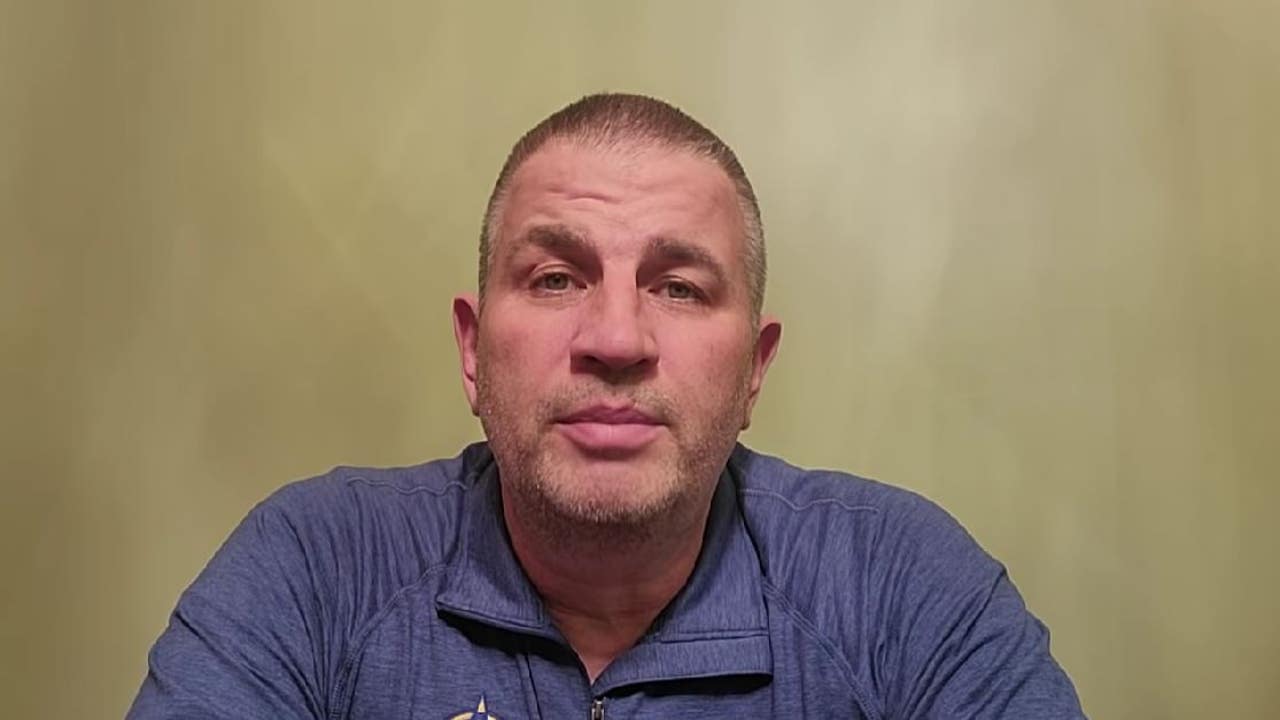 Пипа львов фото депутат Chicago Fraternal Order of Police union president John Catanzara says he has COV