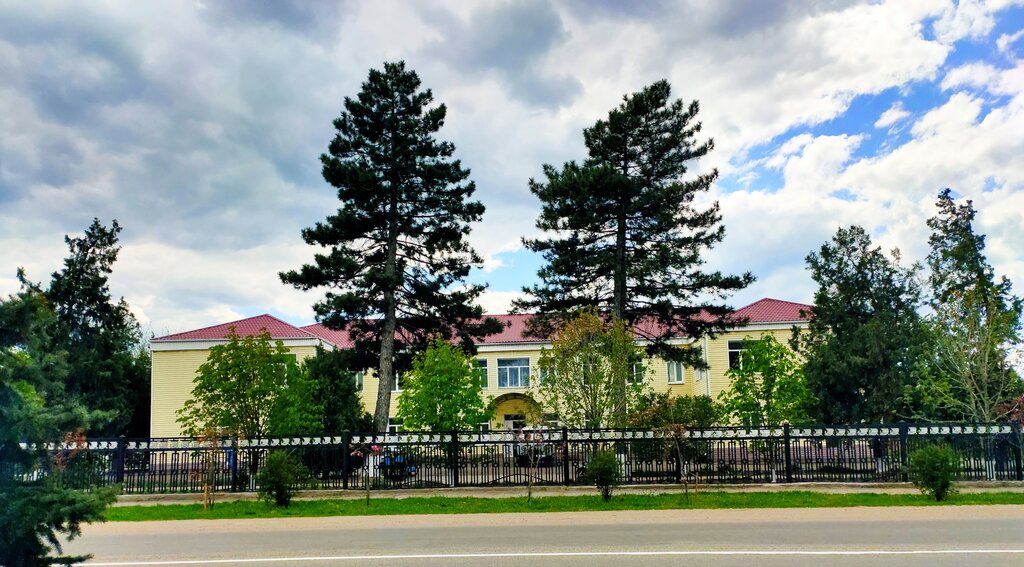 Пирамида красная ул 29 станица староминская фото Центральная районная больница по Староминскому району, больница для взрослых, Кр