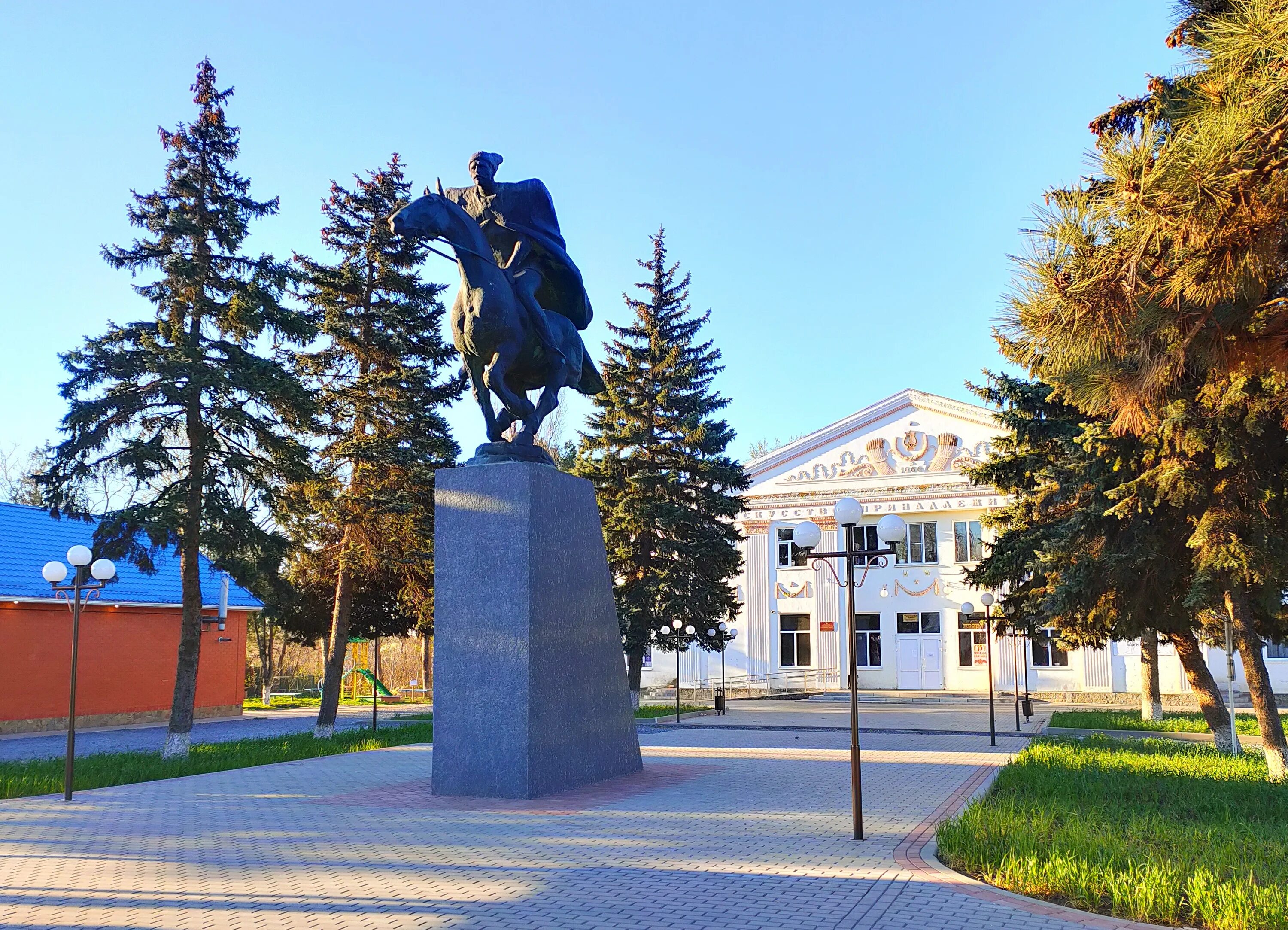 Пирамида красная ул 29 станица староминская фото В.И. Чапаев, monument, memorial, Krasnodar Territory, stanitsa Starominskaya, ul