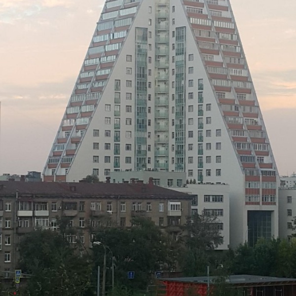 Пирамида ул дмитрия ульянова 31 фото Дом пирамида в москве - Фото