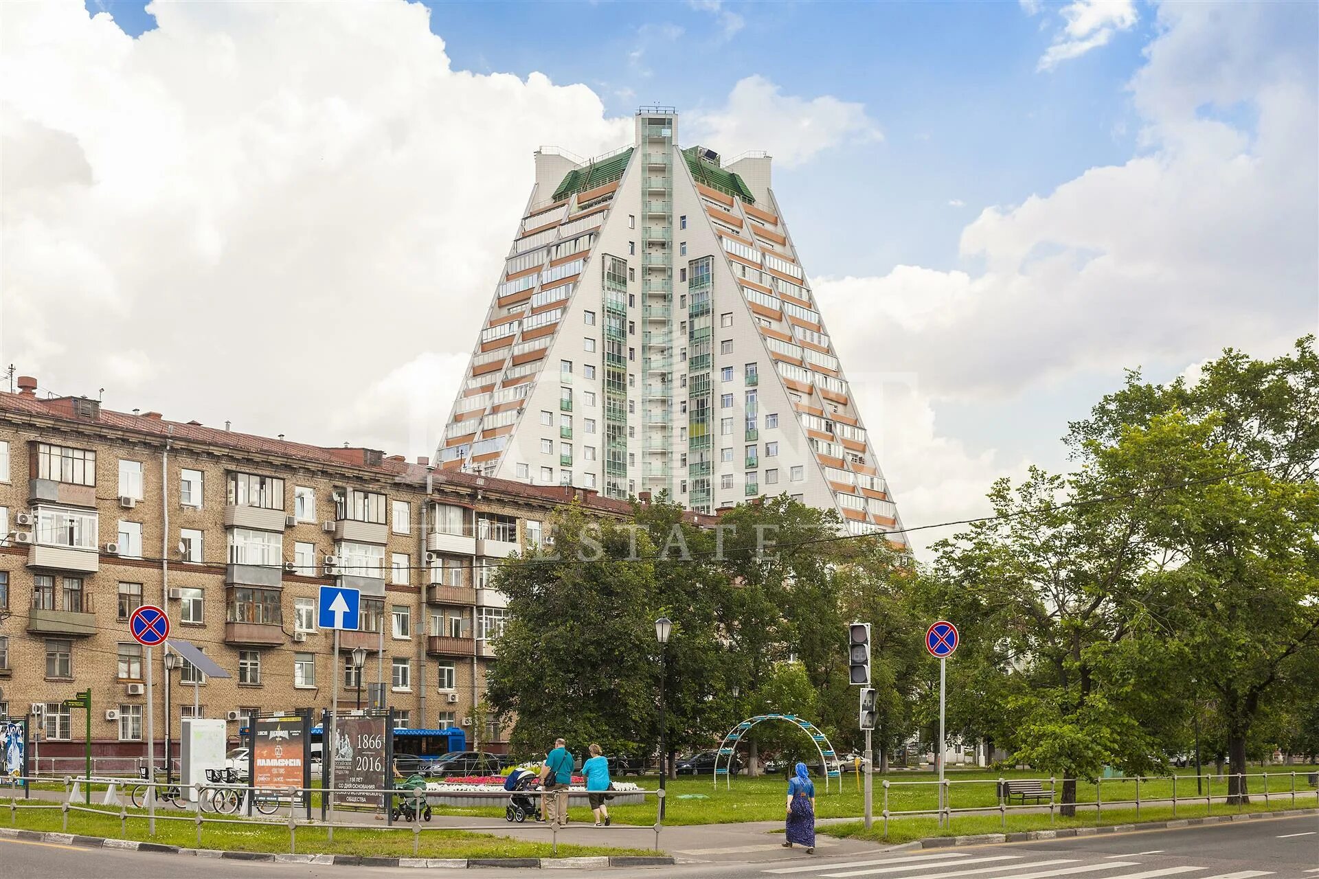 Пирамида ул дмитрия ульянова 31 москва фото Дом пирамида в москве - Фото
