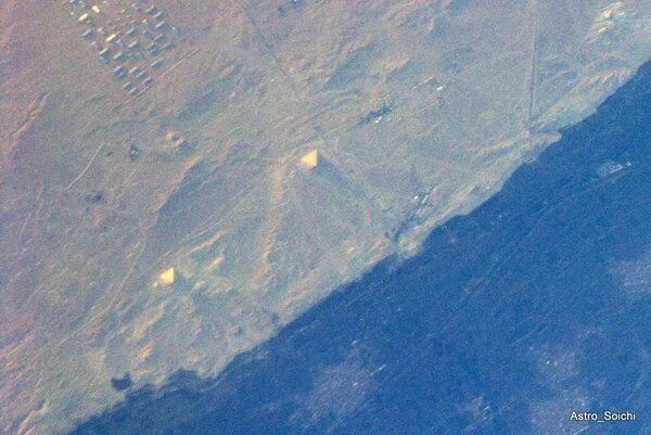 Пирамиды из космоса фото Another from the International Space Station. Taken with a regular camera from t