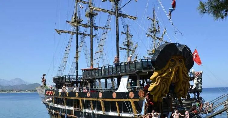 Пиратская яхта турция фото Анталия: расслабляющая прогулка на лодке с обедом к водопаду Дюден GetYourGuide