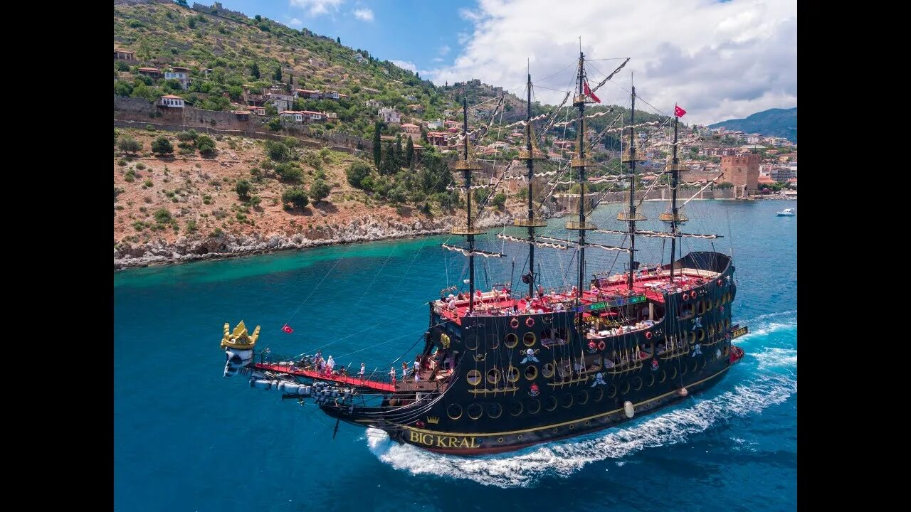 Пиратская яхта турция фото Biggest Pirate Ship in Alanya Big Kral #boat #boattour #alanya #antalya #turkey 