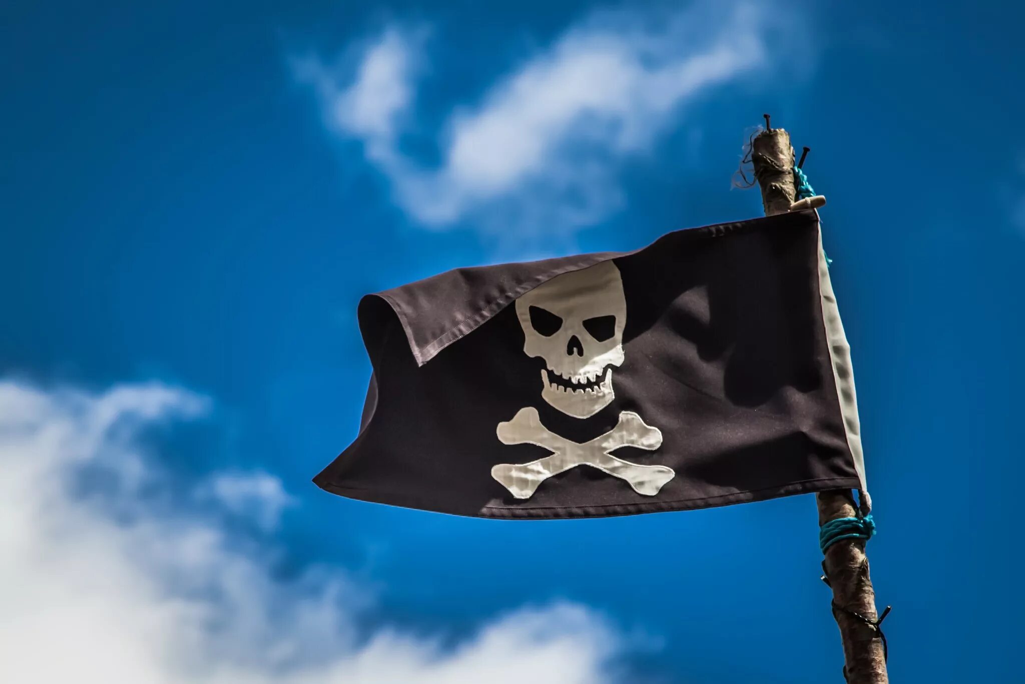 Пиратский флаг фото Wallpaper : flag, pirates 2048x1366 - WallpaperManiac - 1151393 - HD Wallpapers 