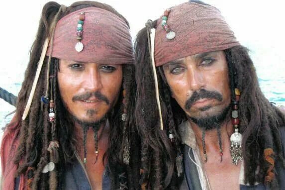 Пираты карибского моря артисты фото имена Captain Jack Sparrow and his doppleganger Pirates of the caribbean, Jack sparrow