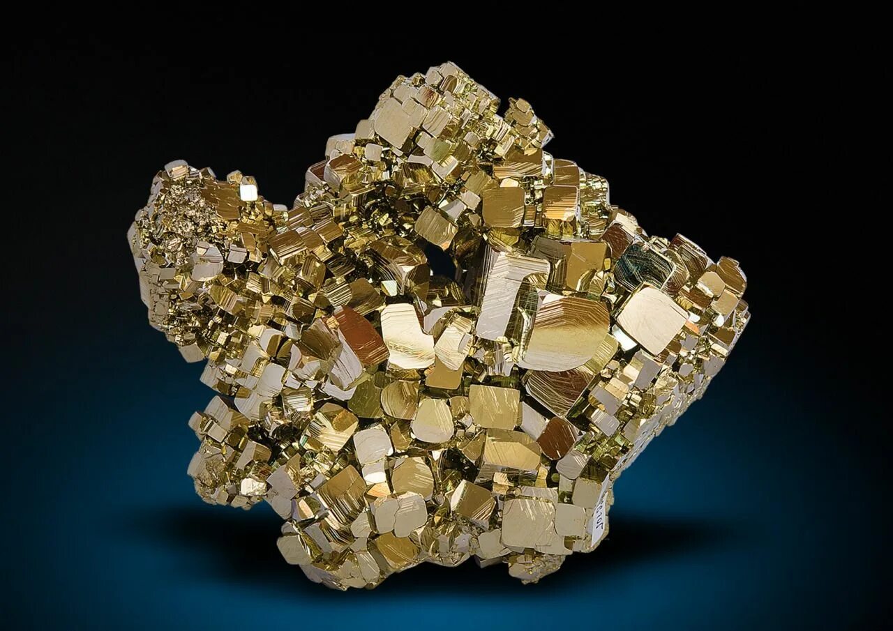 Пирит камень фото и описание Пирит.Перу Crystals, Minerals, Pyrite