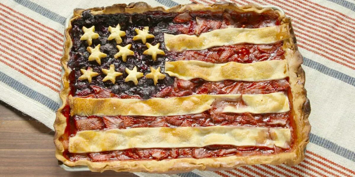 Пирог американский рецепт фото Forget The Fireworks, This Spectacular Flag Pie Is The Main Event