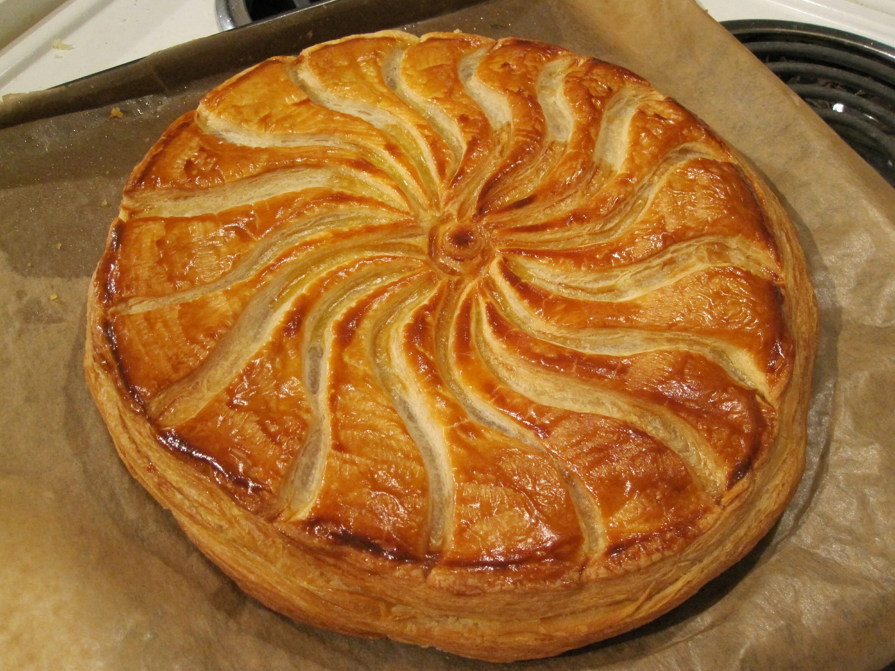 Пирог баб фото Galette des Rois Anna in the kitchen