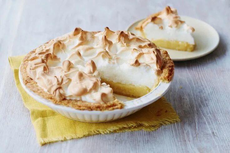 Пирог безе фото This Lemon Meringue Pie Recipe With Graham Cracker Crust Is a Must-Try Recipe Gr
