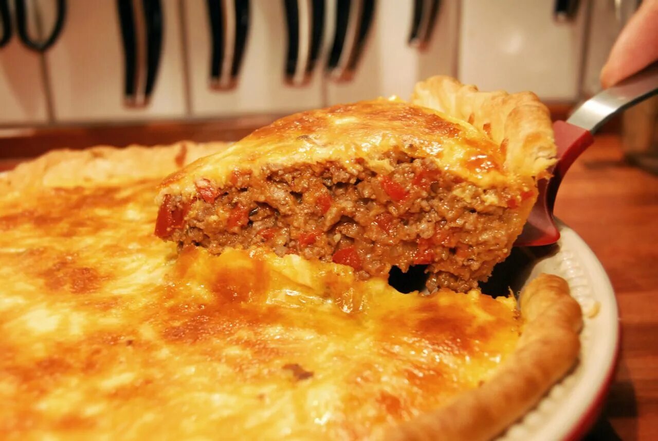 Пирог гамбургер рецепт с фото пошагово American as Apple Pie?' Wait Until You Try Cheeseburger Pie Recipes, Cheeseburge
