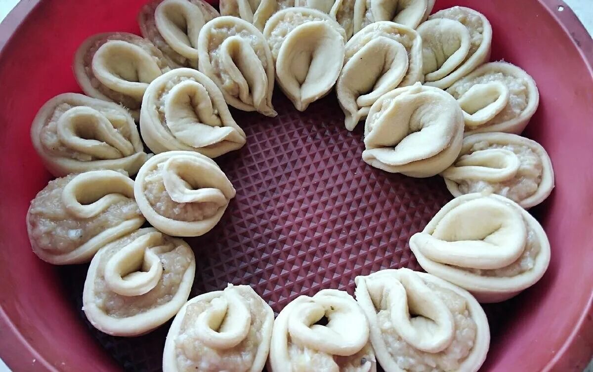 Пирог хризантема с пошаговым фото Мясной пирог "Хризантема", который поразит своим внешним видом и вкусовыми качес