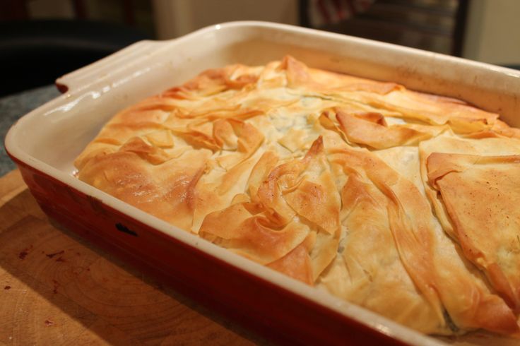 Пирог из фило с фото Spinach and Feta Filo Pie Cooking recipes, Spinach and feta, Filo recipe