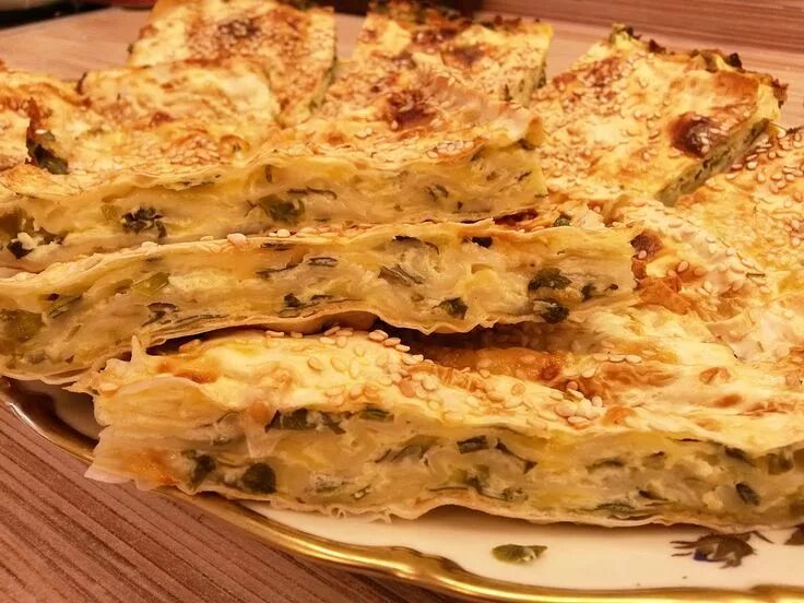 Пирог из лаваша с фото пошагово Слоеный пирог из лаваша с сыром и зеленью. Тонкий лаваш - 200 гр (1 упаковка), я