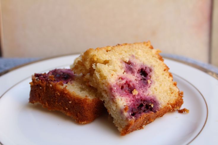 Пирог из йогурта с фото Blackberry Lemon Yogurt Cake Recipe Lemon yogurt cake, Cake recipes, Blackberry 