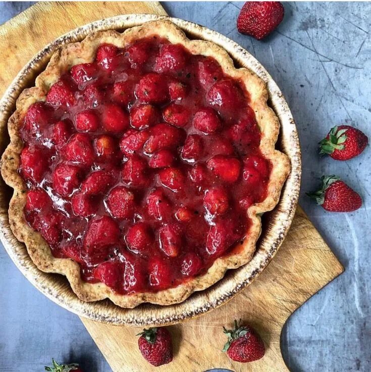 Пирог клубника фото Pin by Patricia (Patsy Reinelt) Camar on Foods Baking, Fresh strawberry pie, Che