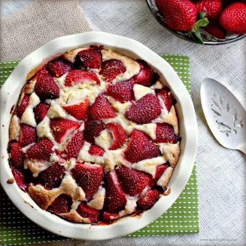 Пирог клубника фото Simple Strawberry Cake Desserts, Favorite recipes, Yummy food