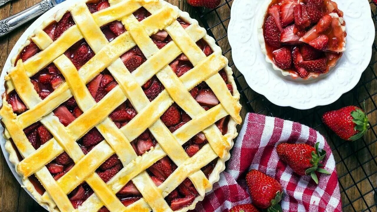 Пирог клубника фото Выпечка с начинкой тирольский пирог клубника - купить по низкой цене на Яндекс М