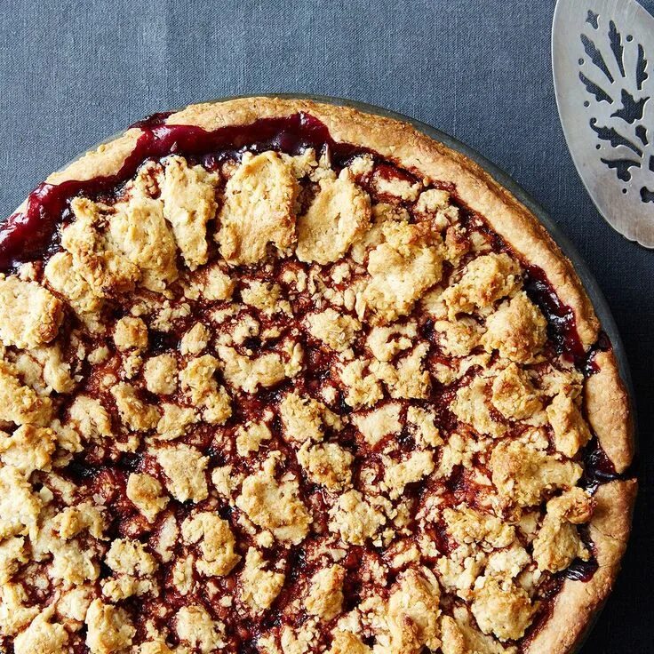 Пирог крошка фото Heda's Mostly Blackberry Pie with Hazelnut Crumb Crust Recipe on Food52 Recipe F