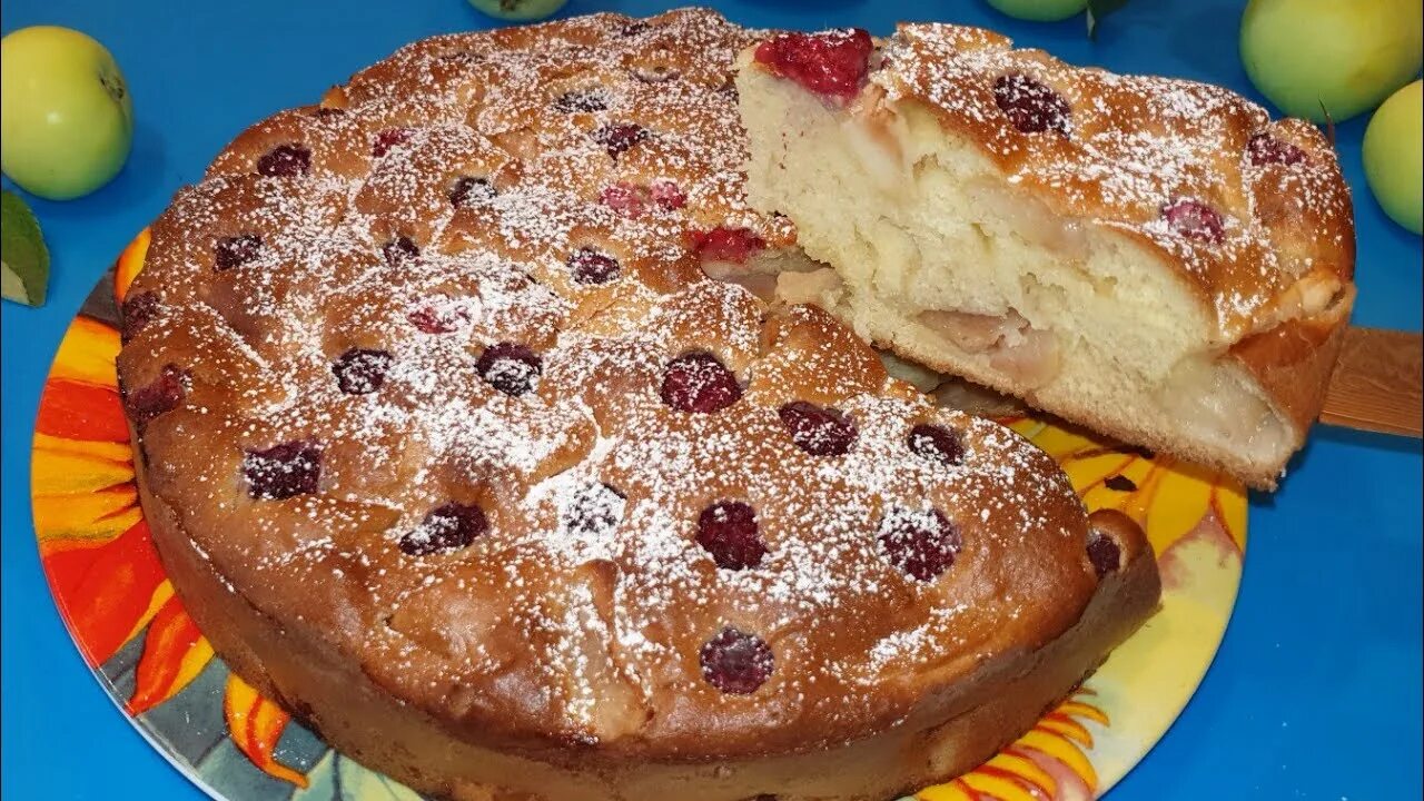 Пирог на молоке фото Воздушный пирог на прокисшем молоке с яблоками и малиной Пирог к чаю Рецепт пиро