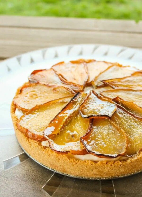 Пирог невидимка с грушами рецепт фото Maple Cheesecake with Roasted Pears Recipe Popular cheesecake recipes, Roasted p