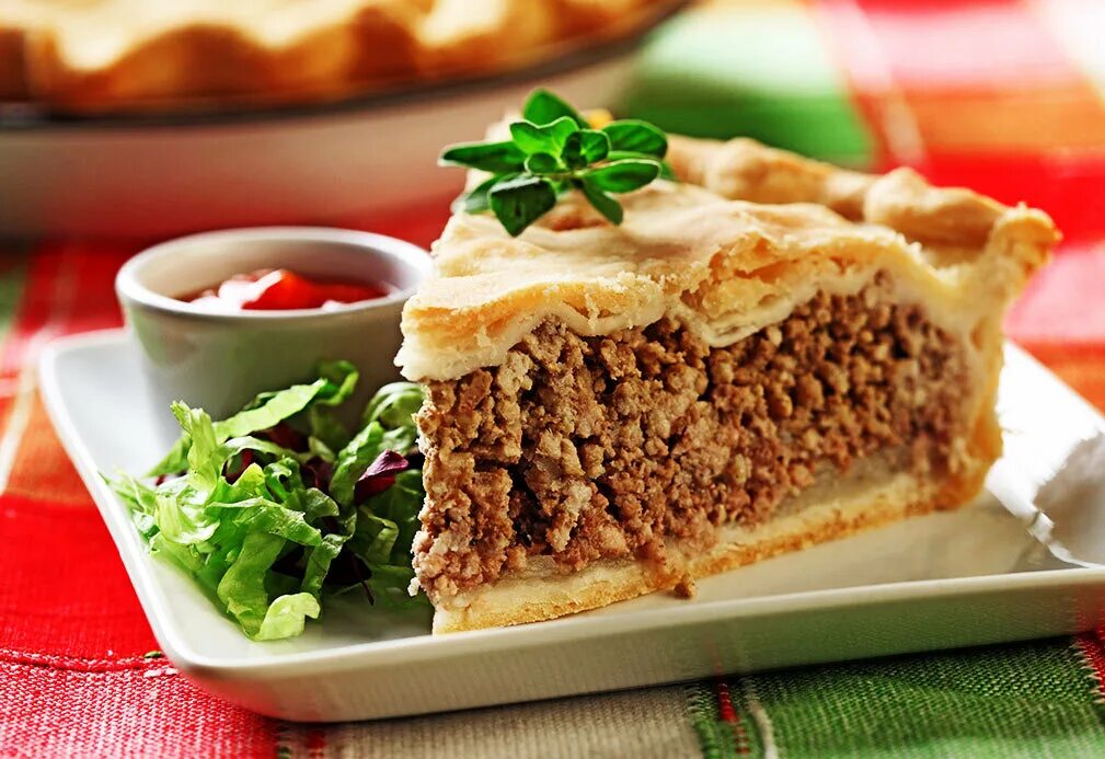 Пирог пай фото Рождественская кухня Канады (черничное вино, слоёный пирог с кроликом, индейкой 