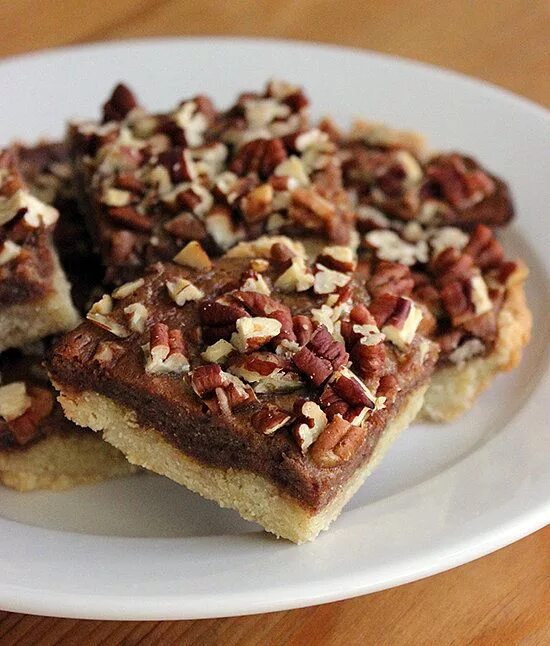Пирог пай фото Dessert: Pecan Pie Bars healthy snacks Paleo pecan pie, Pecan pie bars, Desserts