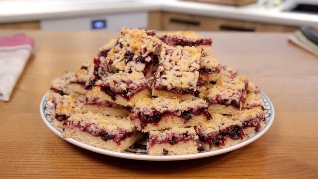 Пирог полоска с вареньем рецепт с фото Вкус, который возвращает в детство: готовим тертый пирог с вареньем