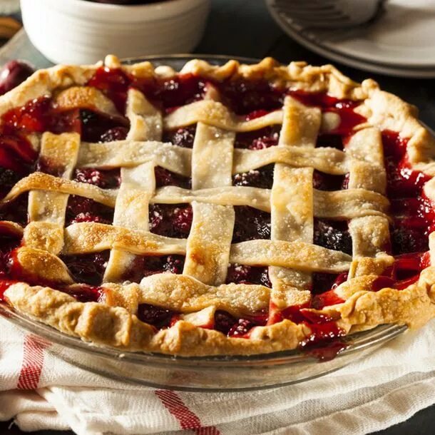 Пирог приготовить дома рецепты с фото Tarte aux cerises en bocaux Recipe Cherry pie recipe, Mixed berry pie, Vegan che