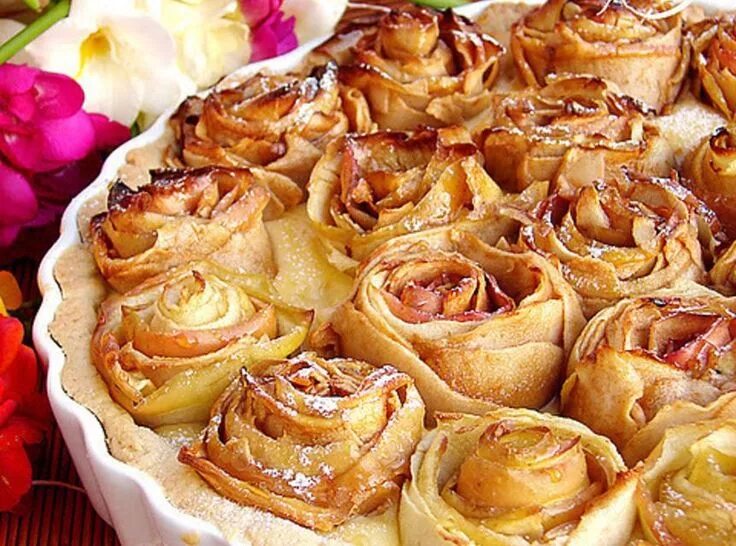 Пирог роза фото Apple Pie of Roses Recipes, Apple recipes, Delicious desserts
