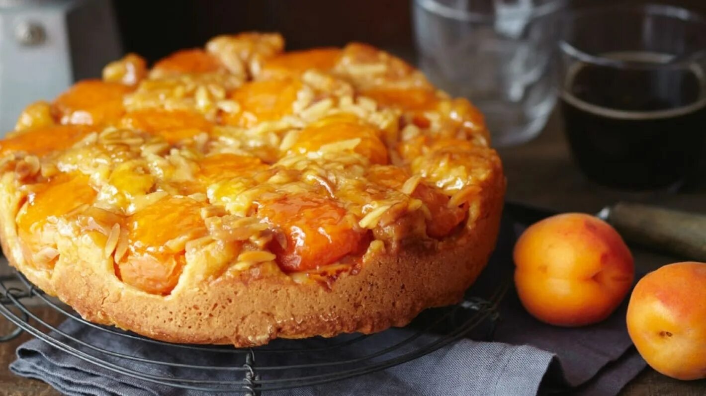 Пирог с абрикосами в духовке фото Recipe: Apricot and almond cake Summer fruit desserts, Wine recipes, Almond cake