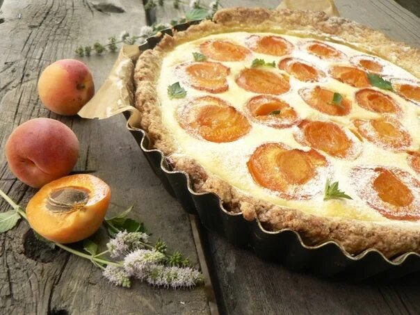 Пирог с абрикосом фото Пирог из полу-песочного теста с творогом и абрикосами. Полу-песочное, потому что