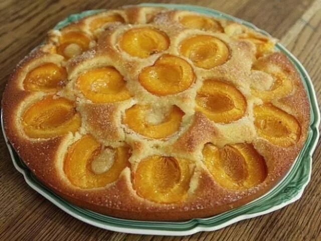 Пирог с абрикосом фото Очень вкусный и нарядный абрикосовый пирог - радость для всей семьи. Абрикосовый