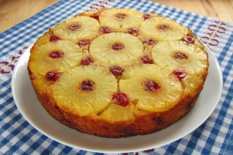 Пирог с ананасами фото День перевернутого ананасового пирога - Праздник