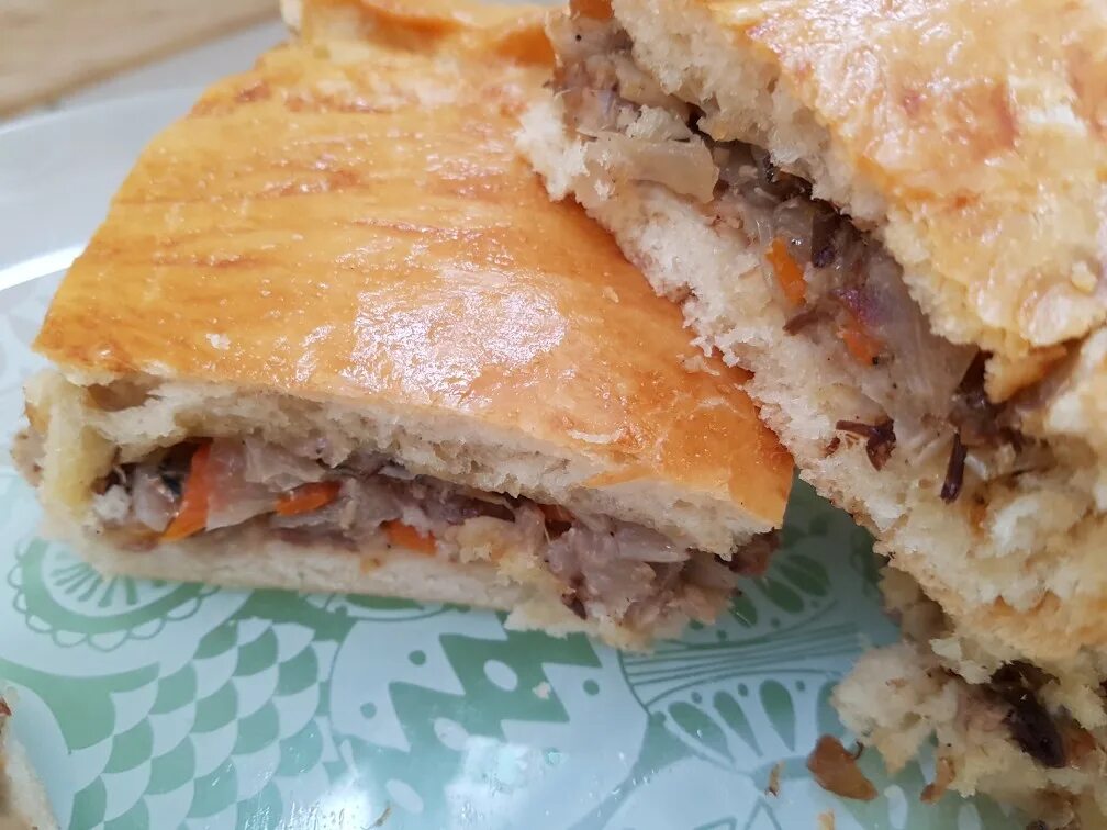 Пирог с капустой и рыбой фото Пирог из слоеного теста с рыбой и капустой фото - Тоши Суши