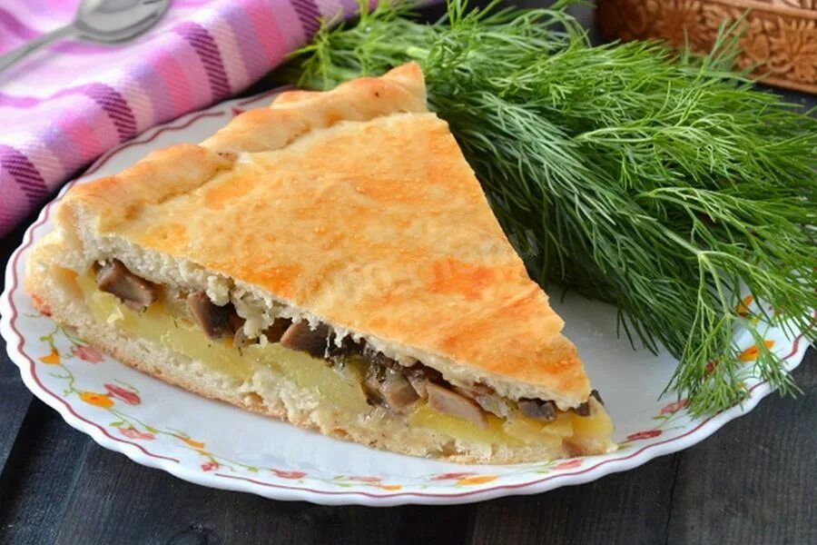 Пирог с картошкой и грибами фото Пирог с солеными грибами и картошкой рецепт с фото - 1000.menu