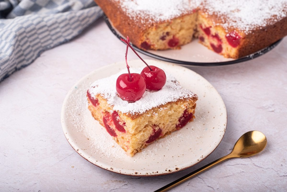 Пирог с конфетами фото Cherry Cake Recipe