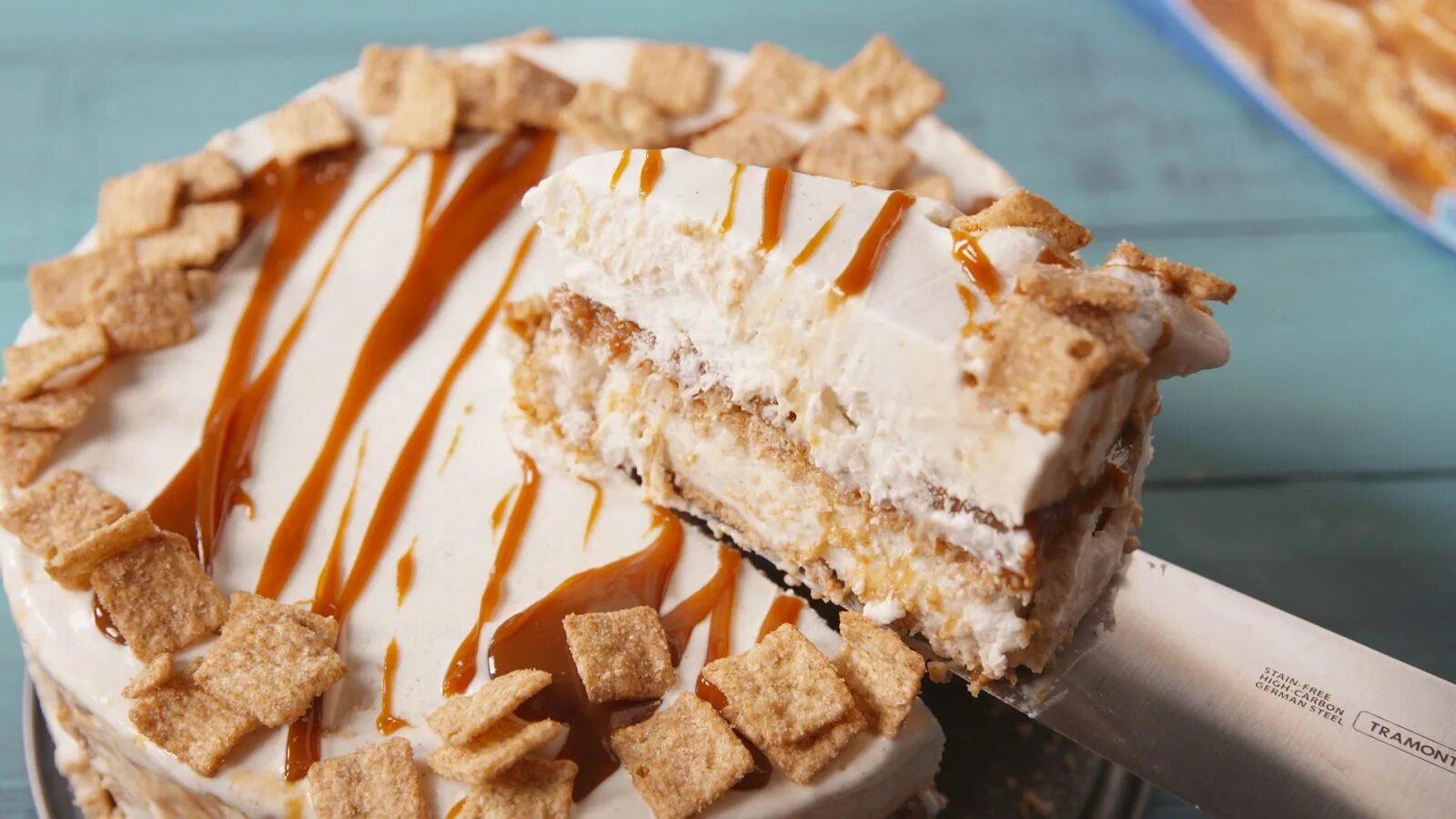 Пирог с мороженым фото Cinnamon Toast Ice Cream Cake Recipe Ice cream cake, Desserts, Frozen desserts